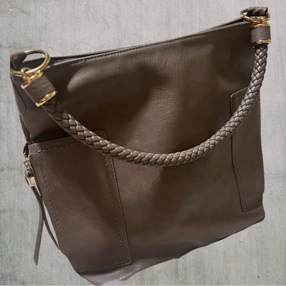 Mitzique Handbags - Miztique PU handbag EUC. Versatile styling and craftsmanship. Very luxurious!